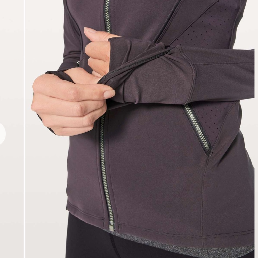Lululemon Sleek Essentials Jacket Boysenberry Size 4 - Picture 3 of 9